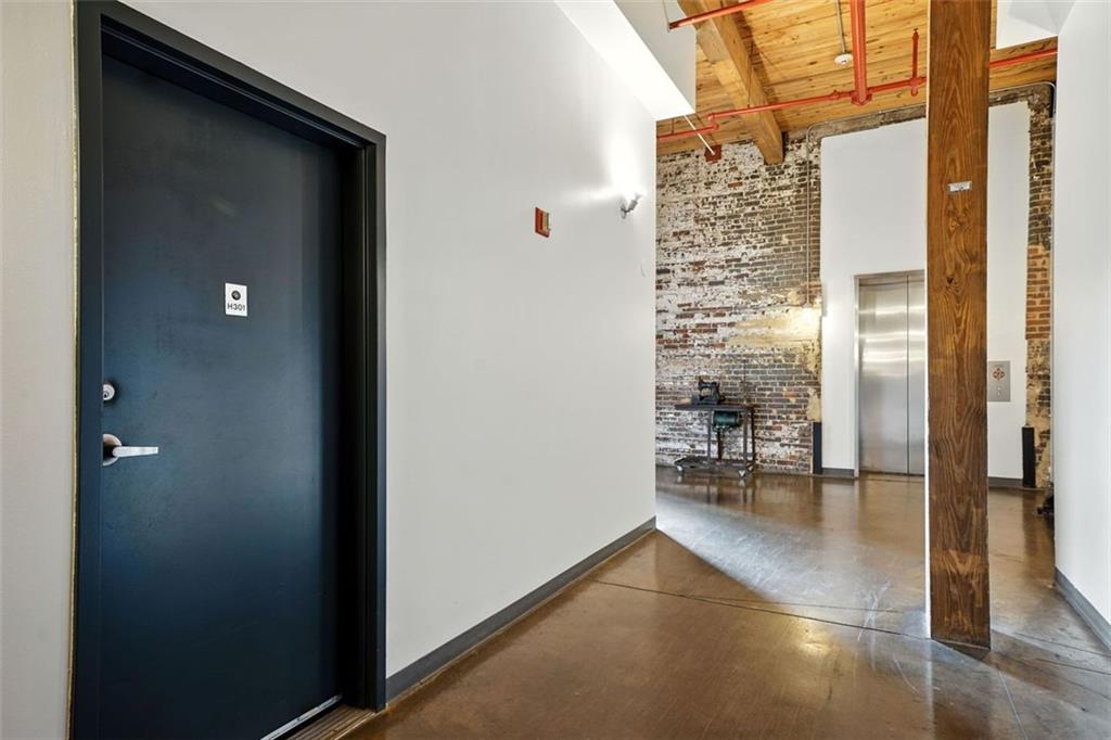 170 Boulevard SE H301