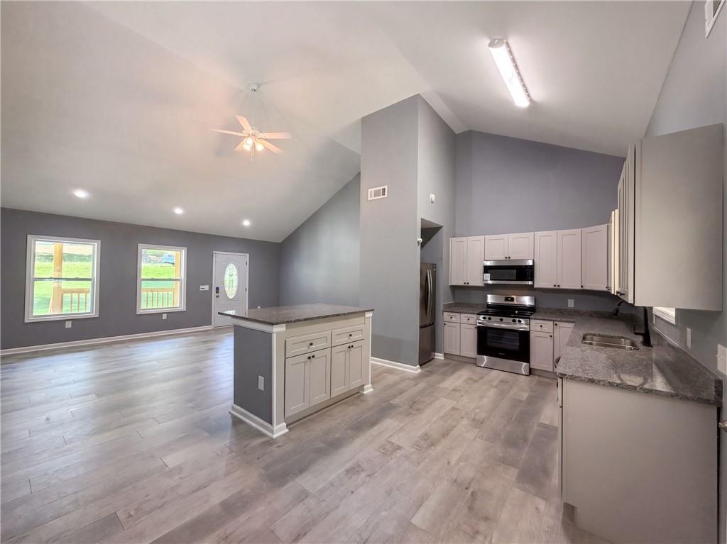 201 Deerfield Lane