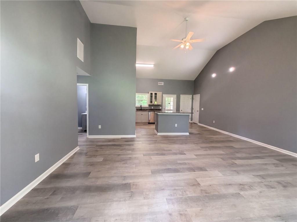 201 Deerfield Lane