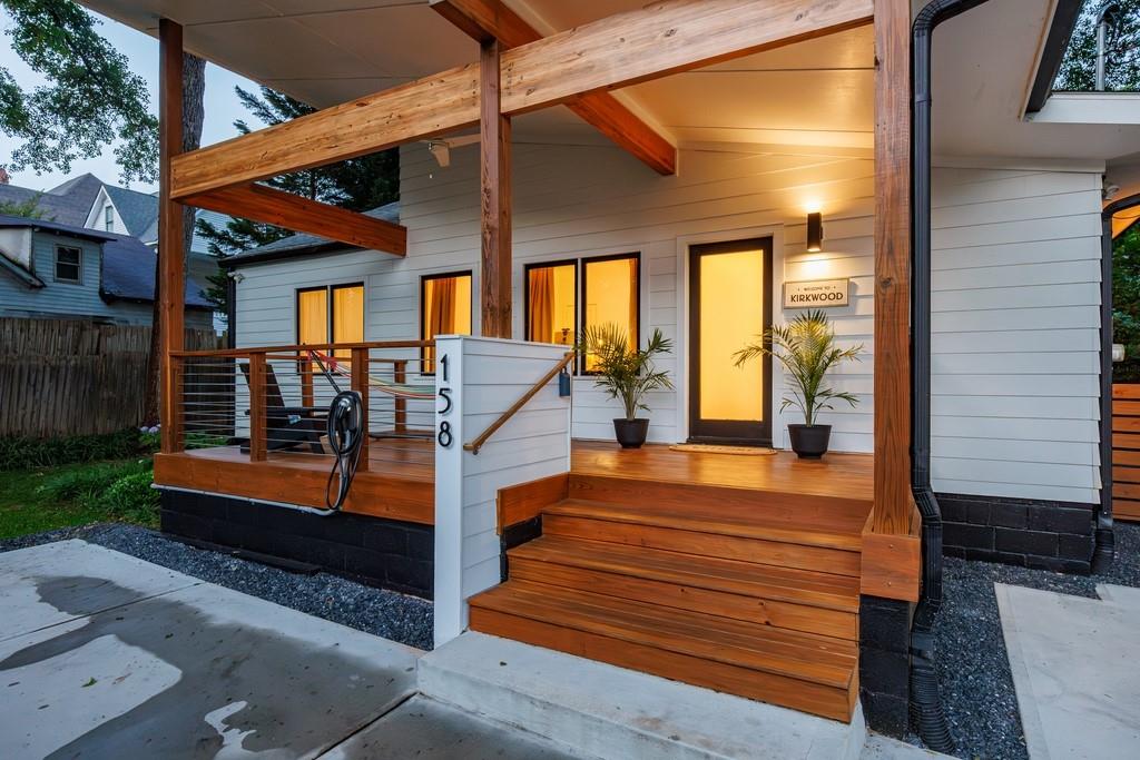 158 Douglas Street SE