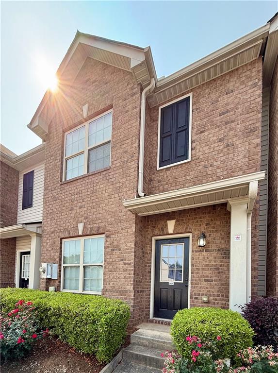 Large 3 bed/2.5 bath townhome. Huge kitchen with tons of countertop space and formal dining room. Spacious master bedroom with custom built in closet shelving. Private patio that backs up to wooded area. Great location in Chicopee Crossing close to North GA College Gainesville Campus and I-985. Professionally managed. Move in Ready!
