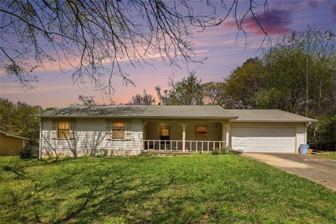 Homes For Sale - 120 Carriage Circle<br/> Henry County, Stockbridge, GA 30281