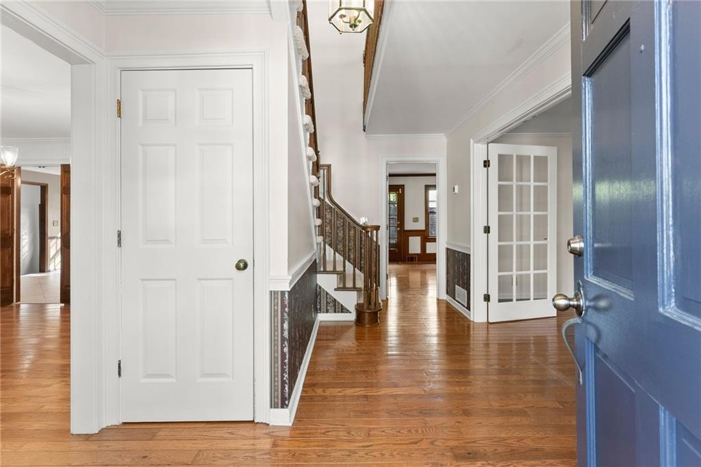 556 Daisy Nash Drive SW