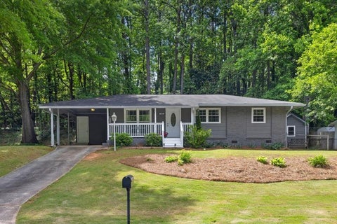 Homes For Sale - 948 Creekdale Drive<br/> Dekalb County, Clarkston, GA 30021