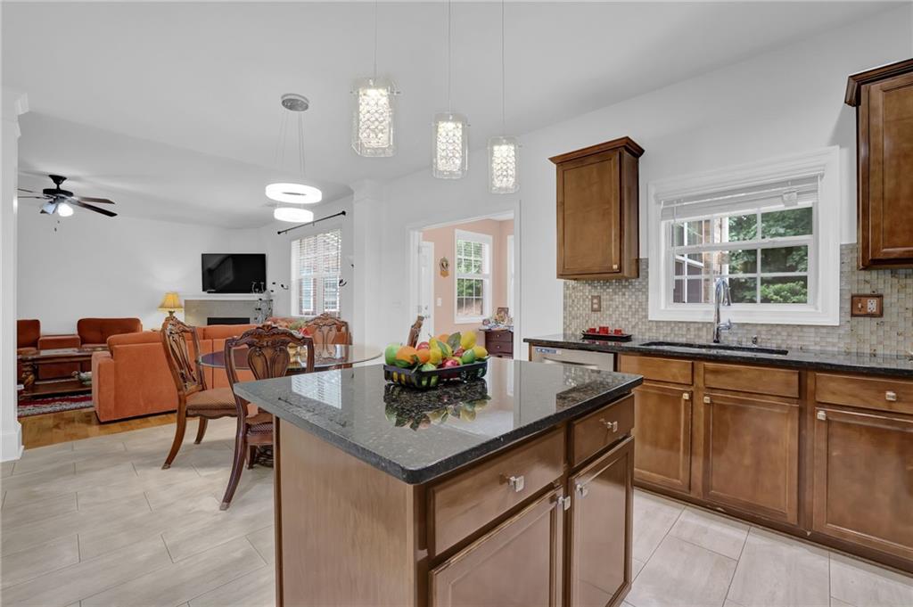 7027 Walham Grove, Duluth, Georgia image 9