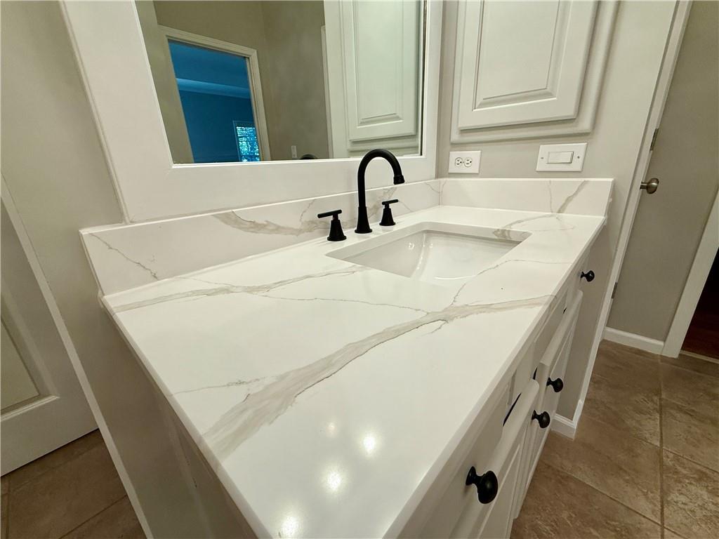 5407 Waters Edge Trail