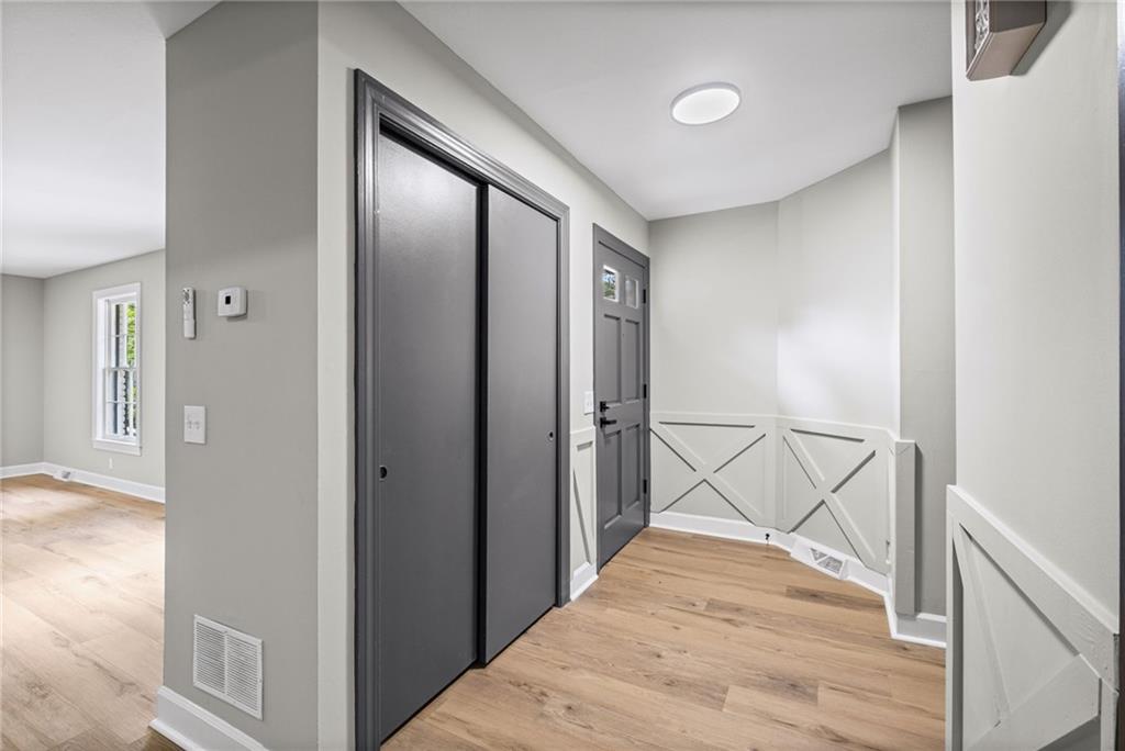 7 E Creekview Drive SW