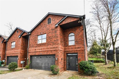 Townhouse For Sale - 3350 Sims Street<br/> Hapeville, GA 30354