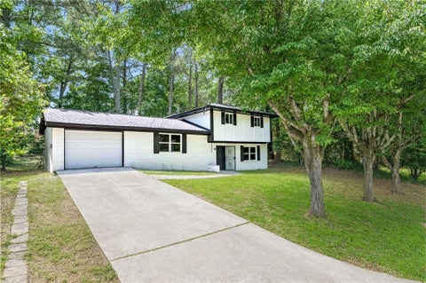 Homes For Sale - 2960 Harper Valley Drive<br/> Atlanta, GA 30349