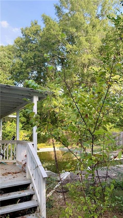 A home in Adairsville