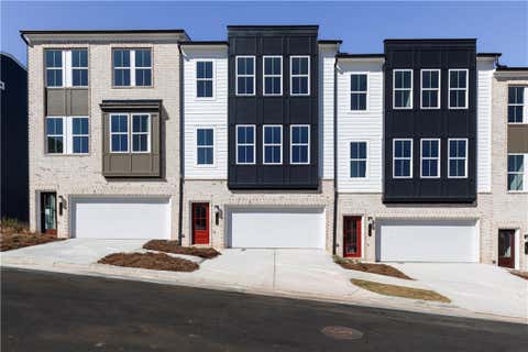 Townhouse For Sale - 3259 Basil Oak Drive<br/> Powder Springs, GA 30127