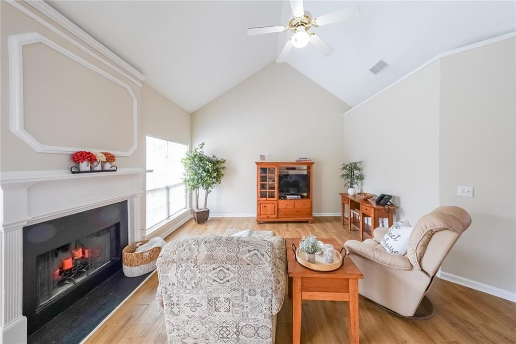 52 Lakebrooke Lane