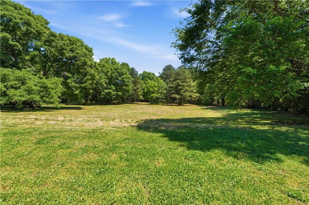 102 Jackson Drive SE