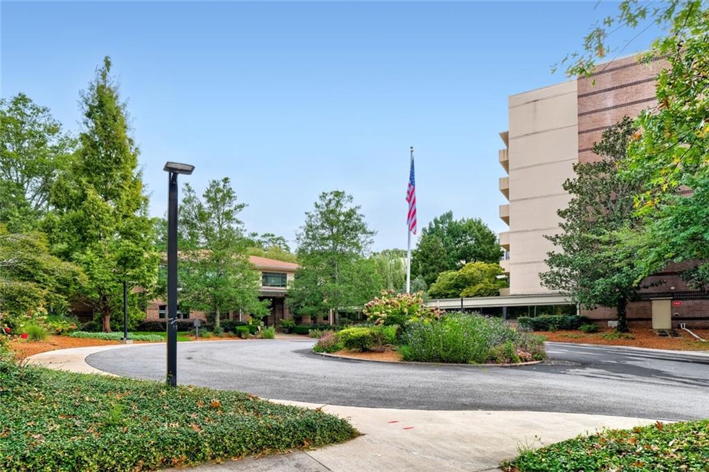 1800 Clairmont Lake 218