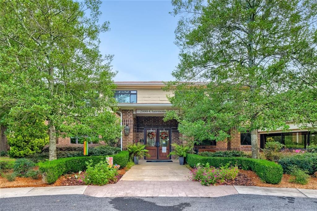 1800 Clairmont Lake 218