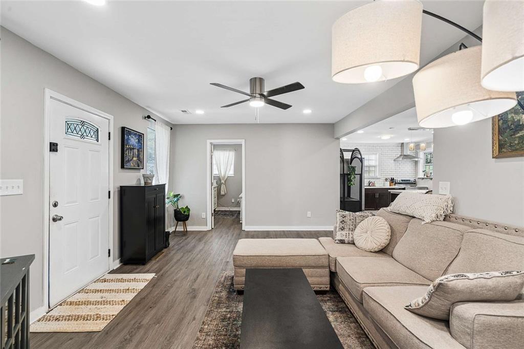 933 Byron Drive SW