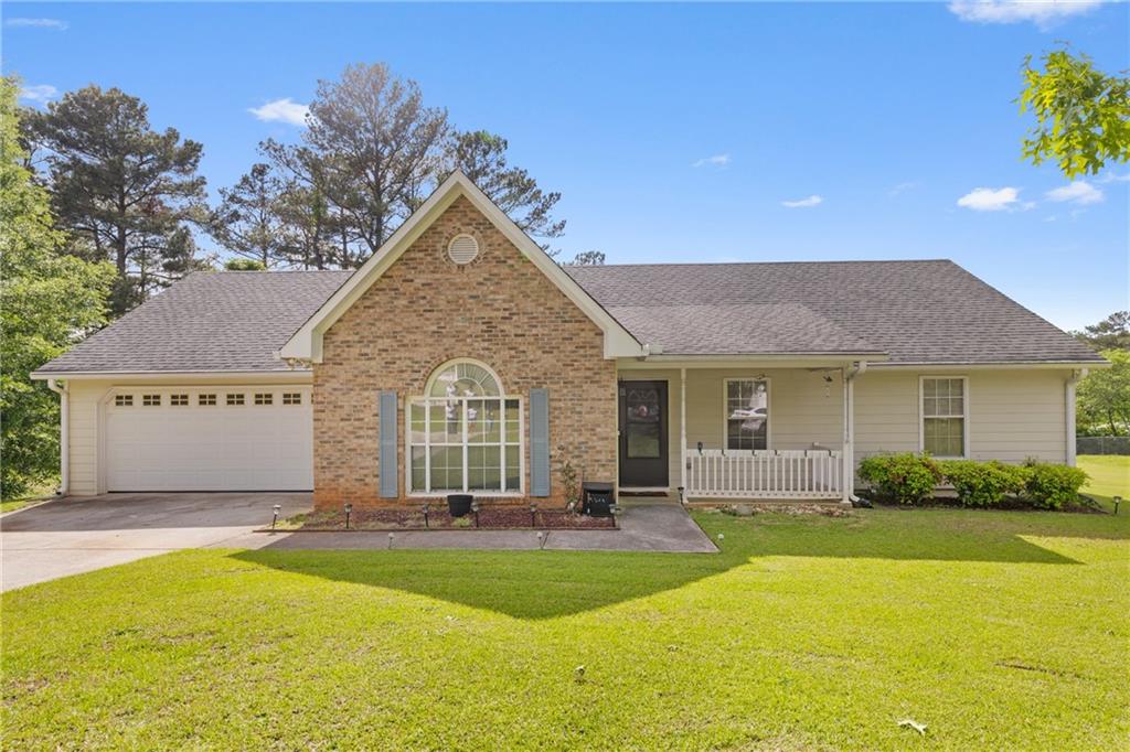 129 Lakepointe Court, Stockbridge, Georgia image 1