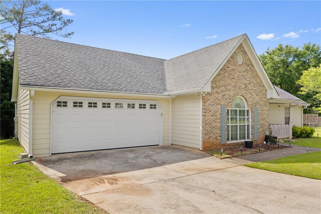 129 Lakepointe Court, Stockbridge, Georgia image 3