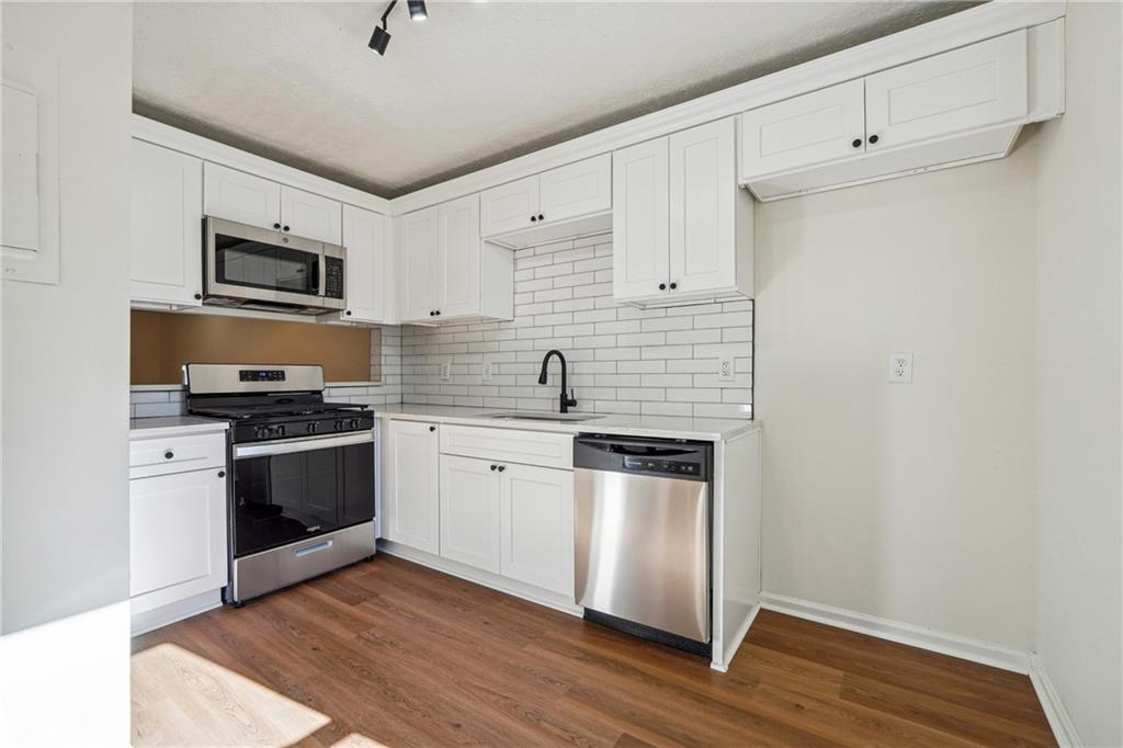 Pleasant Oaks Townhomes - Residential Lease