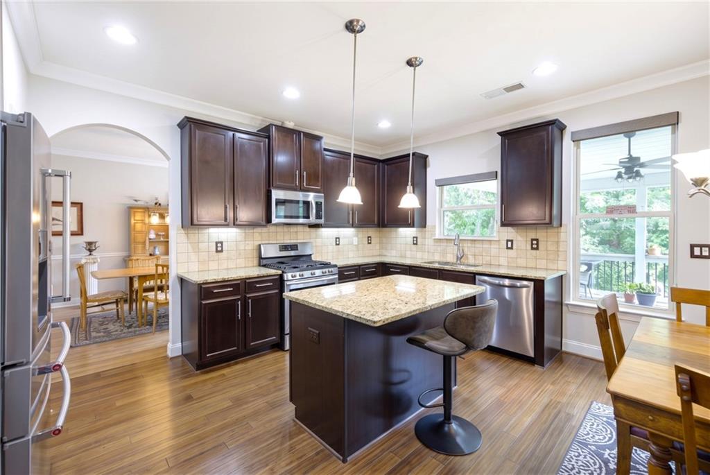 2144 Shadow Oak Trail