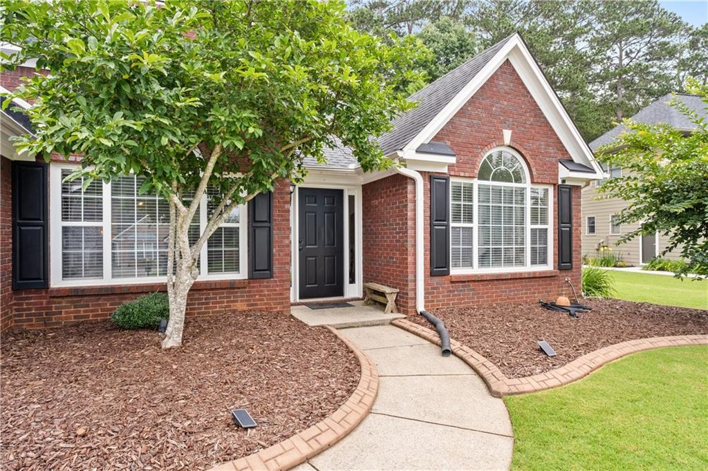 192 SANDHURST Court
