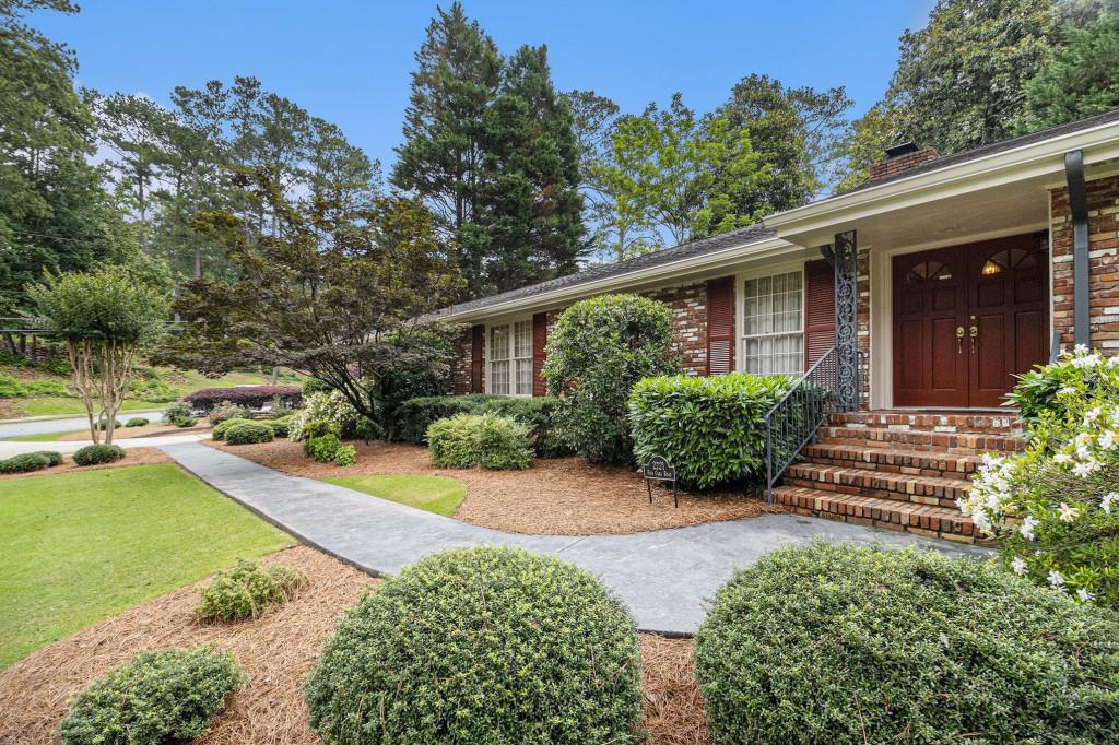2221 Fairoaks Road