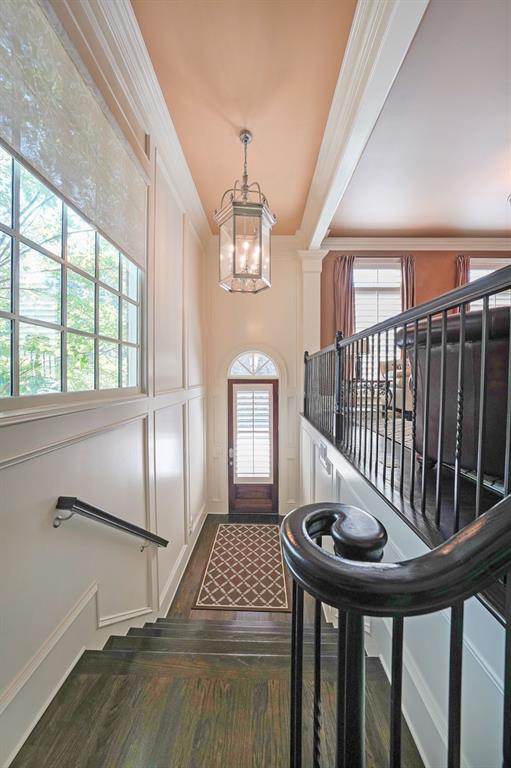 9062 Riverbend Manor