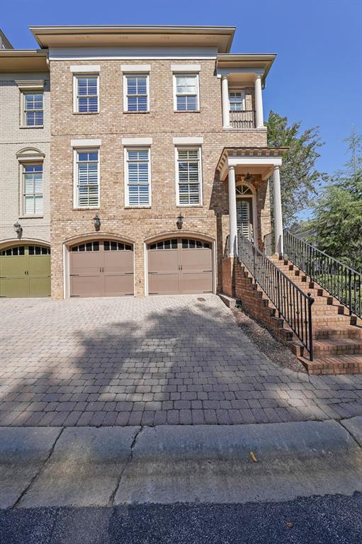 9062 Riverbend Manor