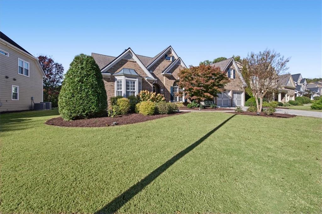1180 Lakefield Walk