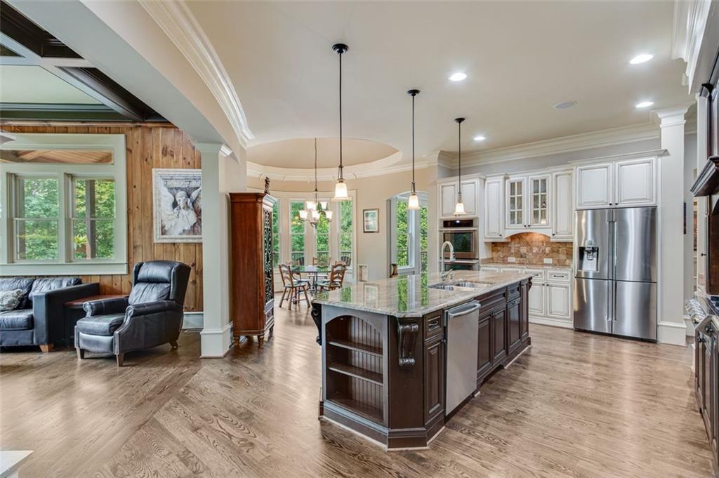 5623 Brendlynn Drive, Suwanee, Georgia image 28