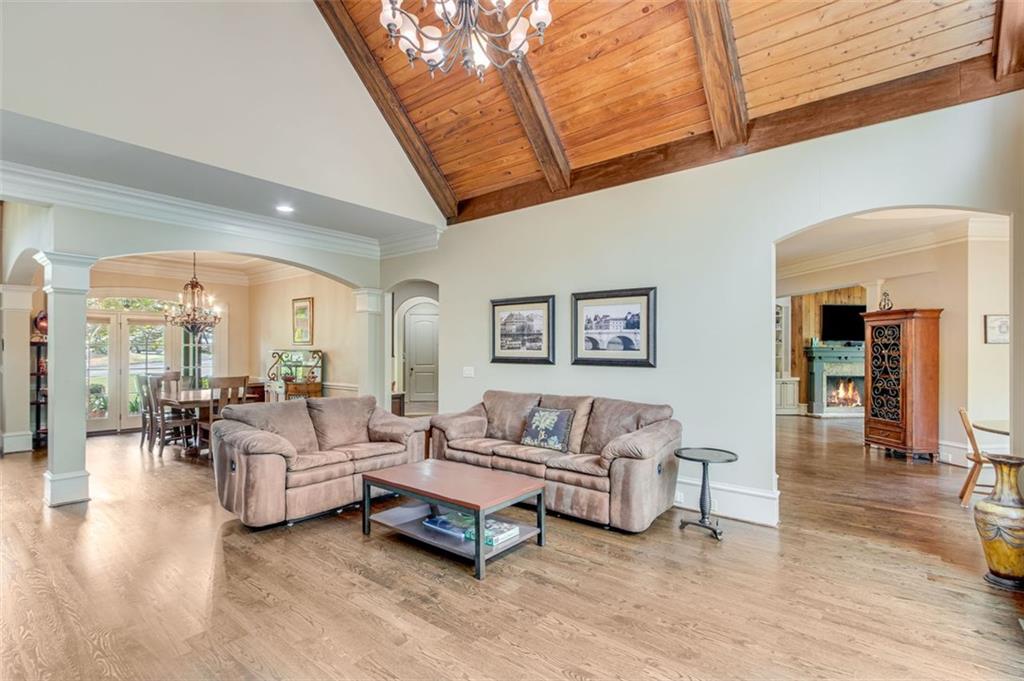 5623 Brendlynn Drive, Suwanee, Georgia image 26