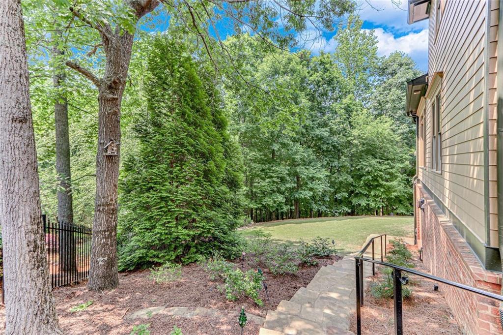 5623 Brendlynn Drive, Suwanee, Georgia image 12
