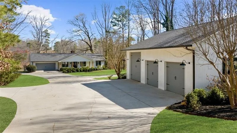 6313 Shoreland Circle, Buford, GA, 30518
