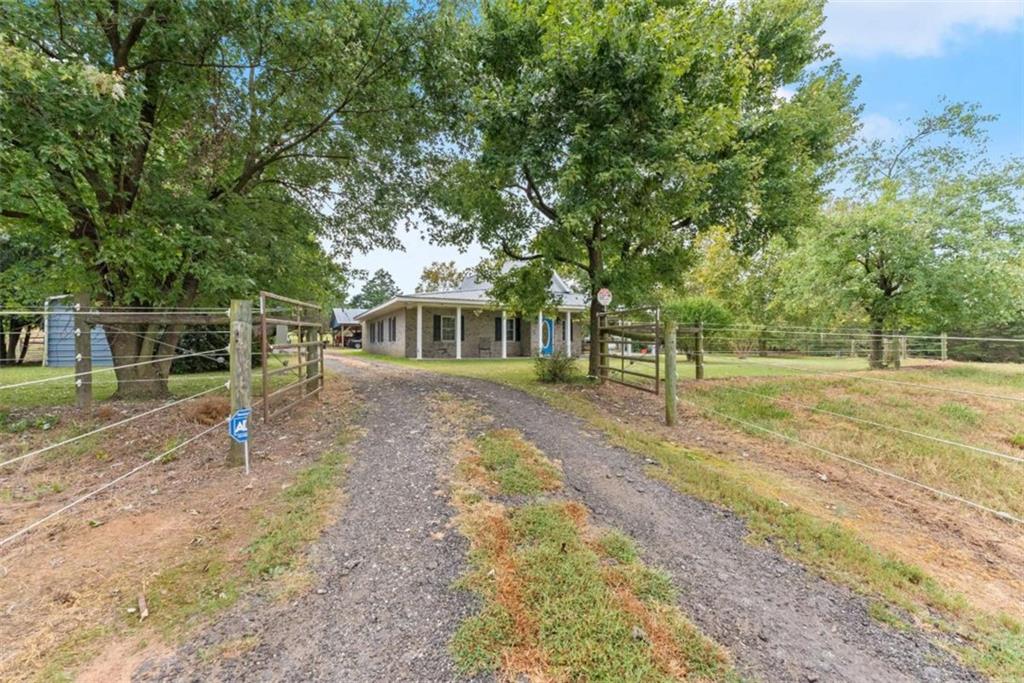 3322 Cheek Pulliam Road