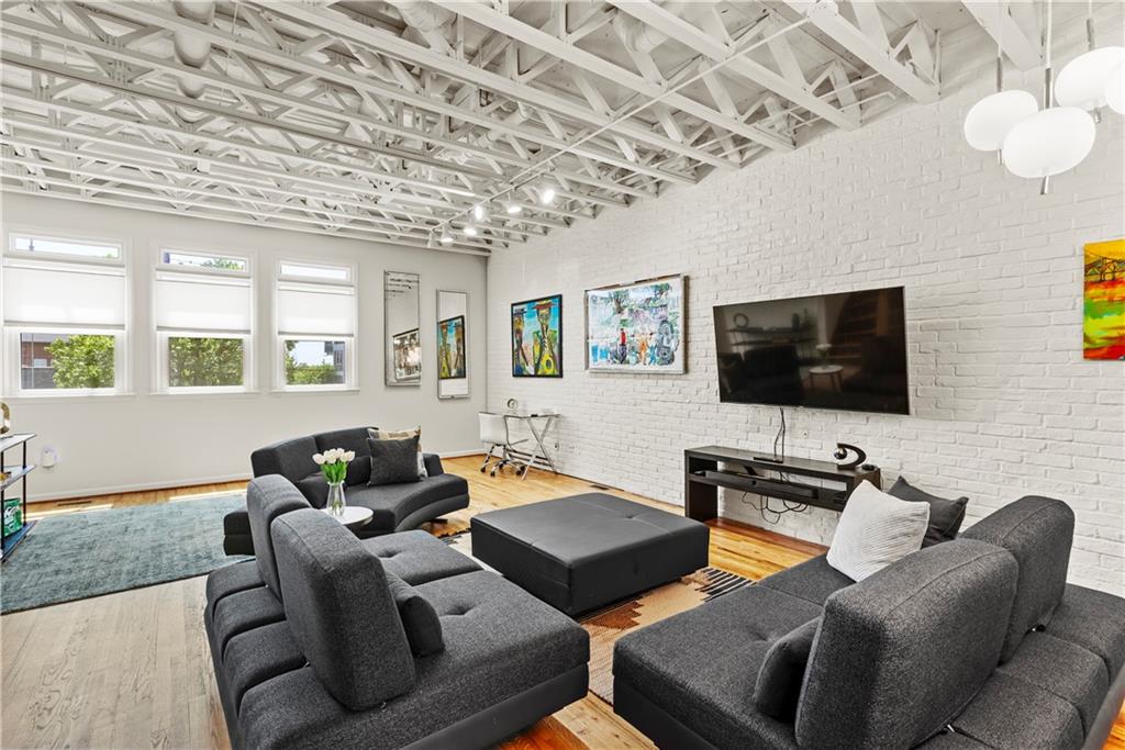 229 Peters Street SW 4