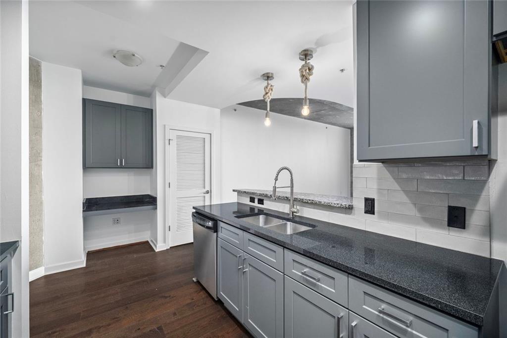 400 W Peachtree Street NW 1702