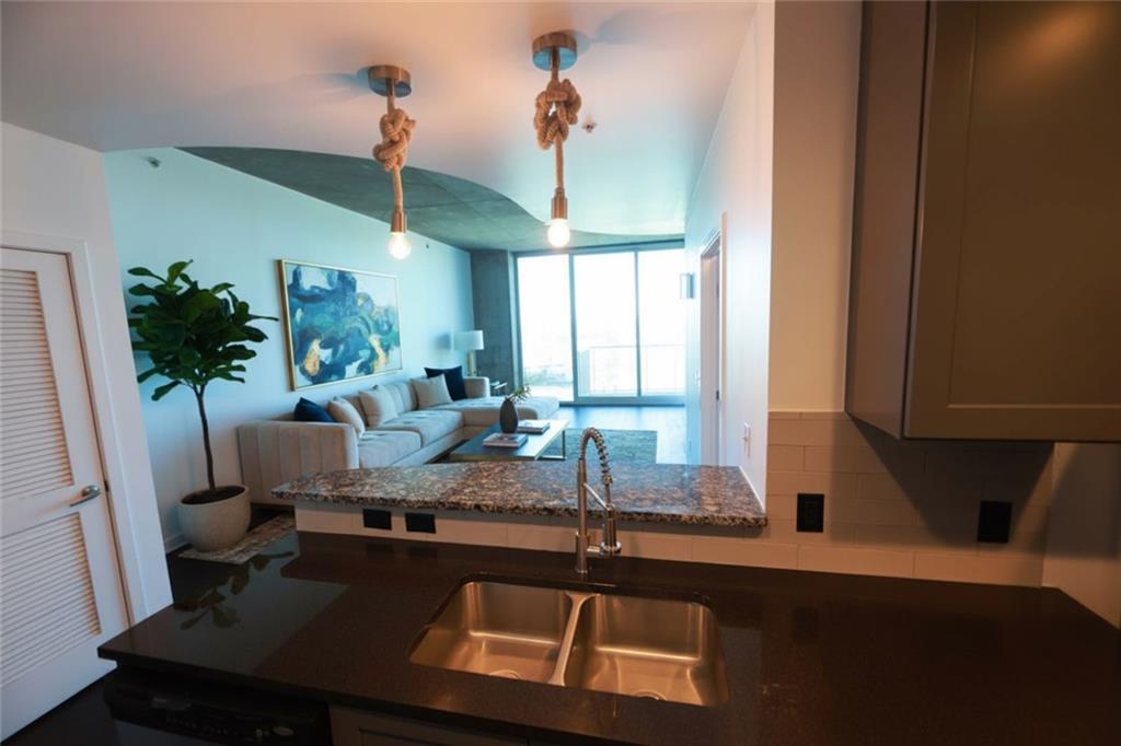 400 W Peachtree Street NW 1702