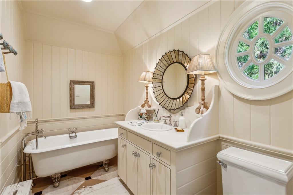 240 Nacoochee Drive, Atlanta, Texas image 32