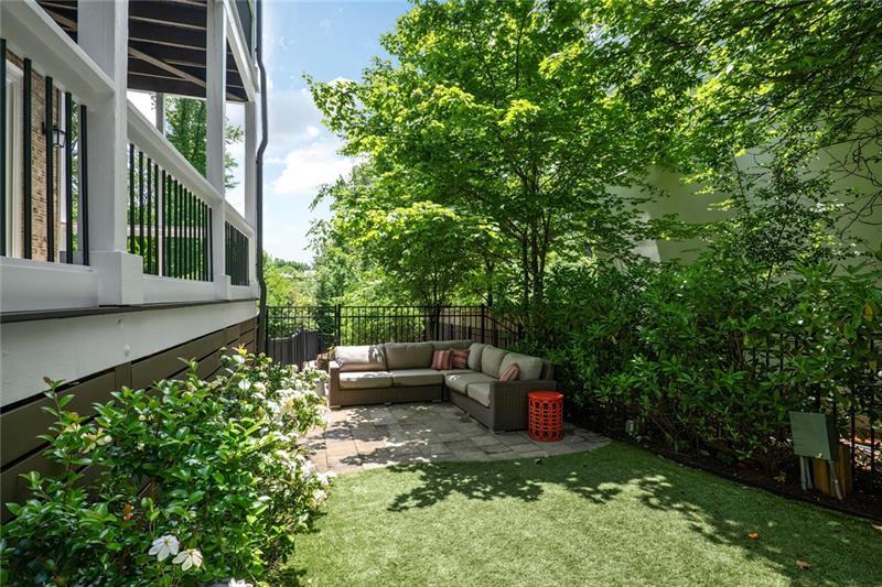 385 Rowes Circle