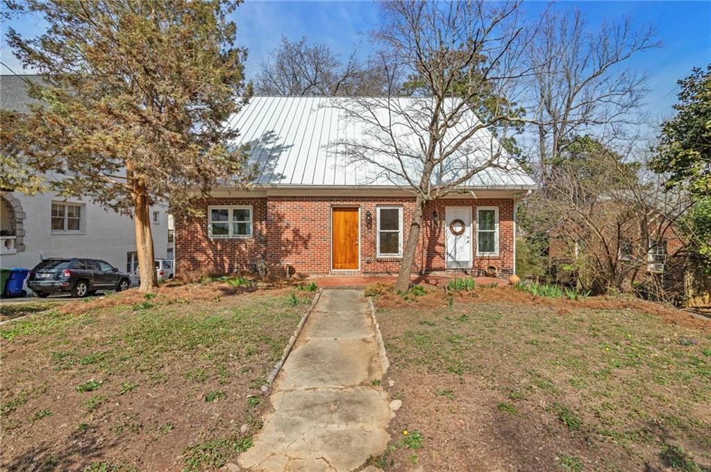 1008 Courtenay Drive NE