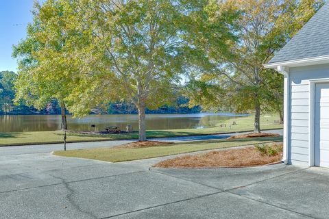 A home in Hoschton