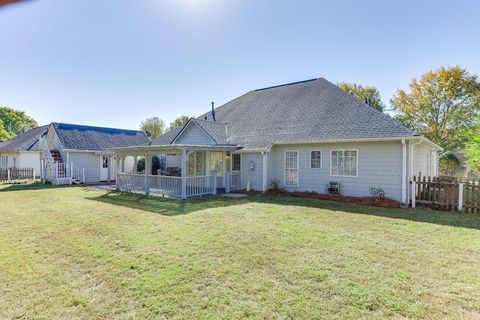 A home in Hoschton