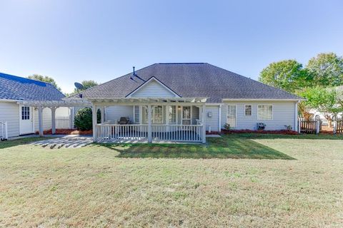 A home in Hoschton