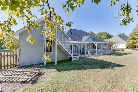 A home in Hoschton