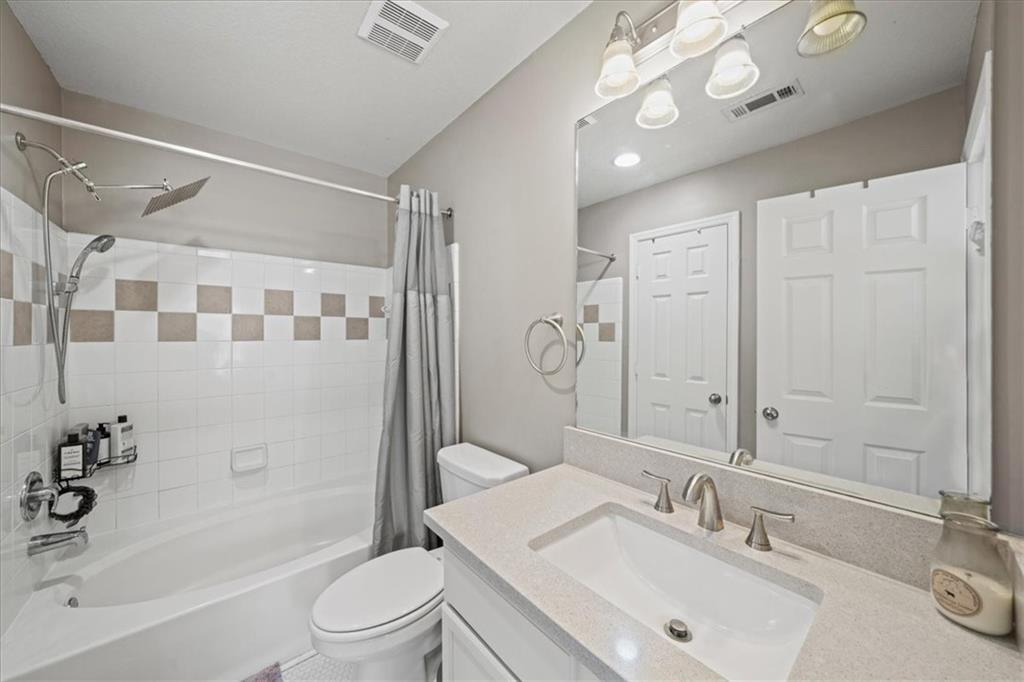 Lakeview Townhomes - Residential