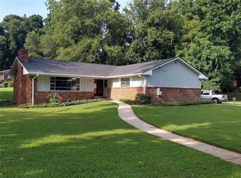 2554 Colonial Drive College Park GA 30337