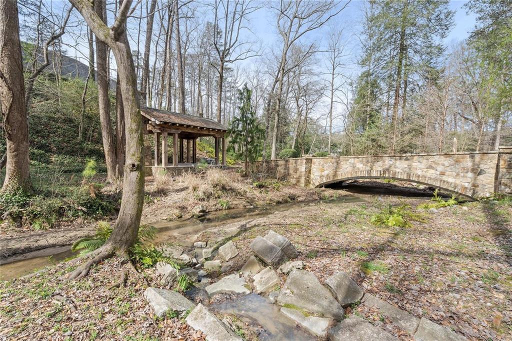 4888 Jett Road, Sandy Springs, Georgia image 6