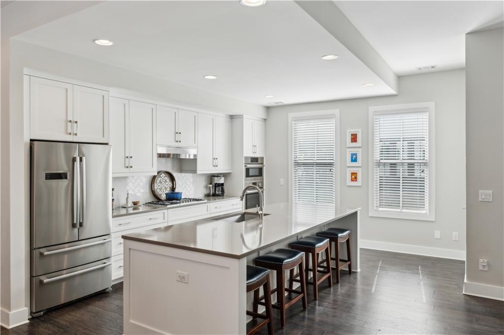 215 Arizona Avenue NE 3