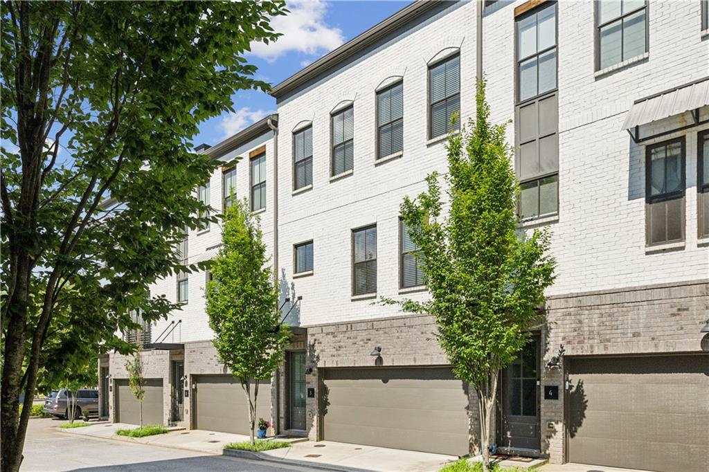 215 Arizona Avenue NE 3