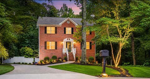 Homes For Sale - 3735 Warwick Way<br/> Snellville, GA 30039